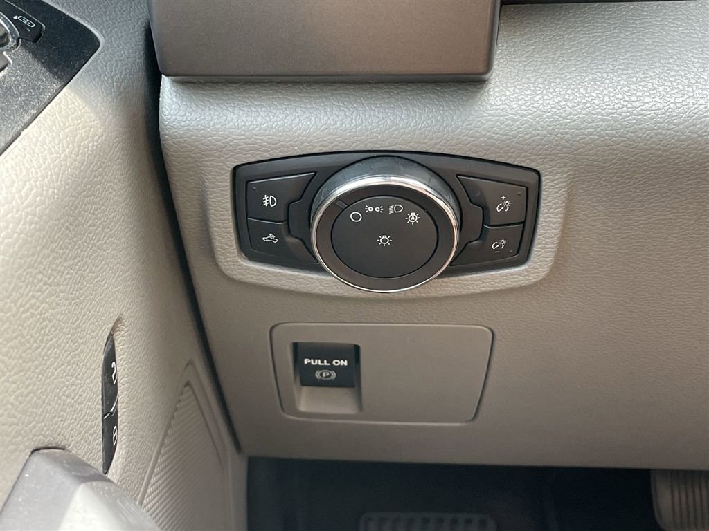 Used 2019 Ford F150 XLT w/ Trailer Tow Package image 16