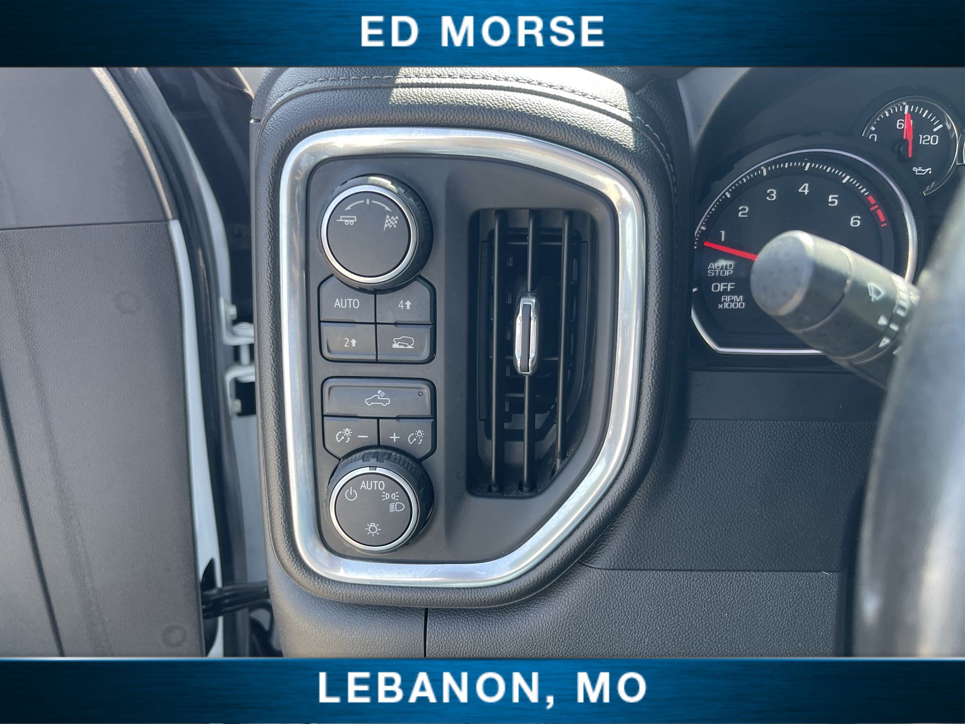 Certified 2019 Chevrolet Silverado 1500 LT w/ All-Star Edition AWD/4WD image 17