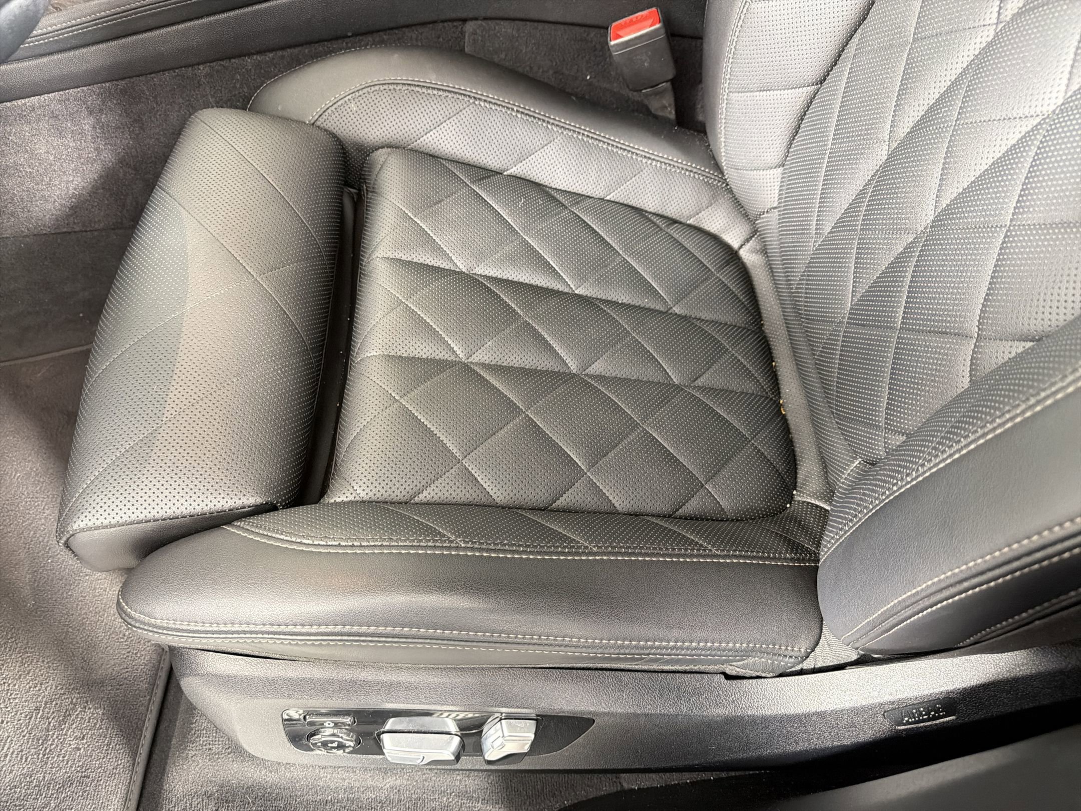 Used 2024 BMW X7 xDrive40i w/ Climate Comfort Package AWD/4WD image 14