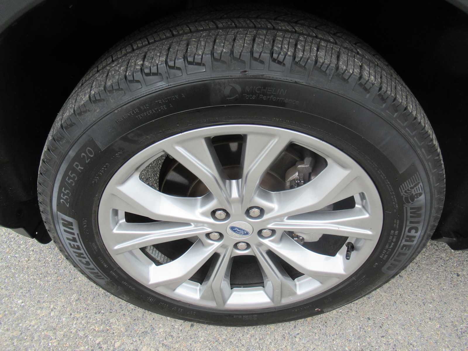 Used 2023 Ford Explorer XLT w/ Equipment Group 202A AWD/4WD image 11