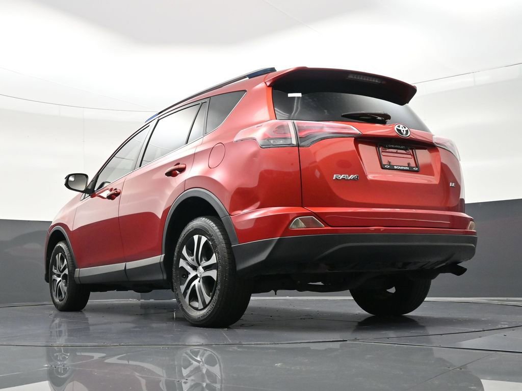 Used 2017 Toyota RAV4 LE image 28