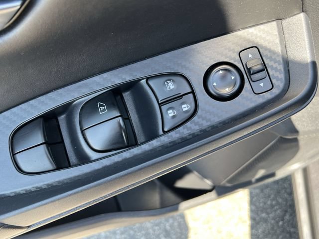 Used 2025 Nissan Sentra SV FWD image 31