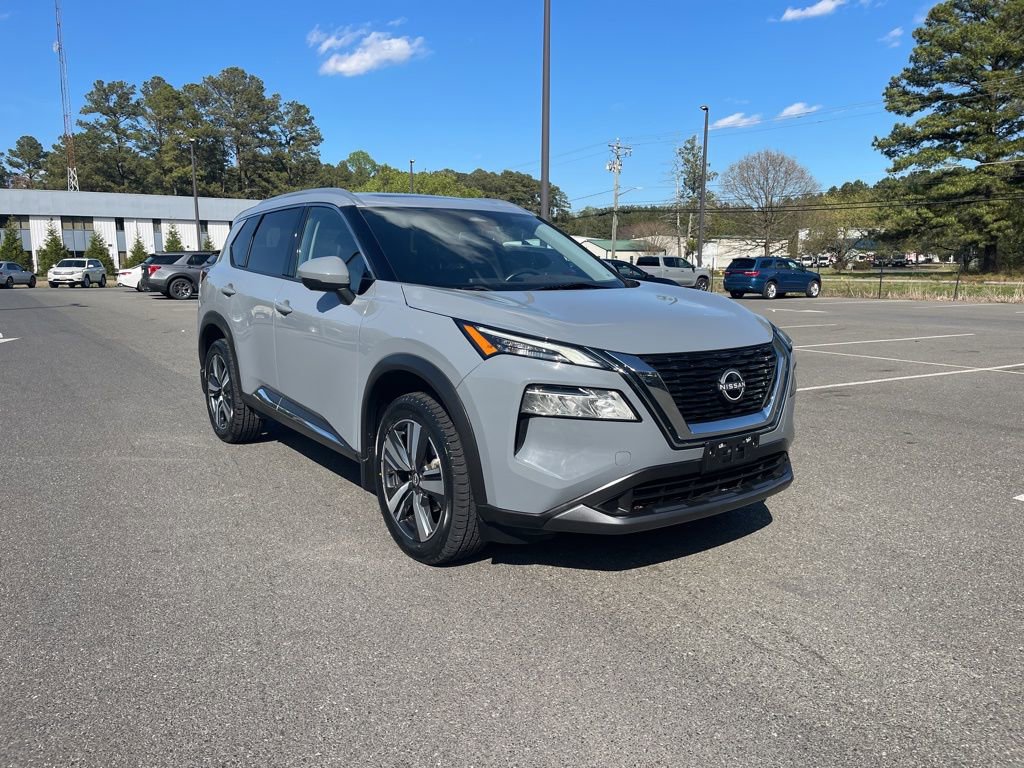 Used 2023 Nissan Rogue SL image 4