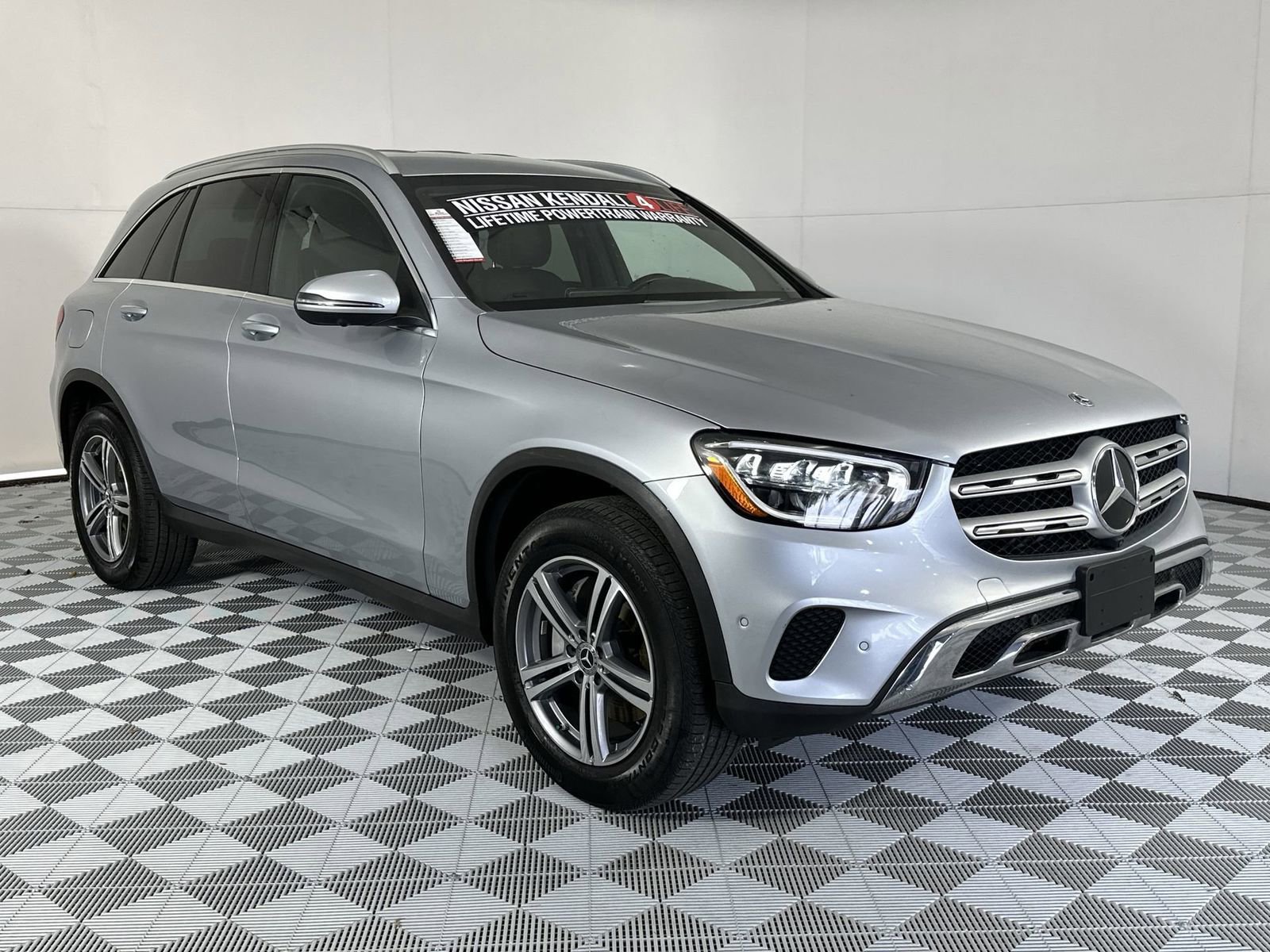 Used 2022 Mercedes-Benz GLC 300 4MATIC w/ Premium Package Lite image 2