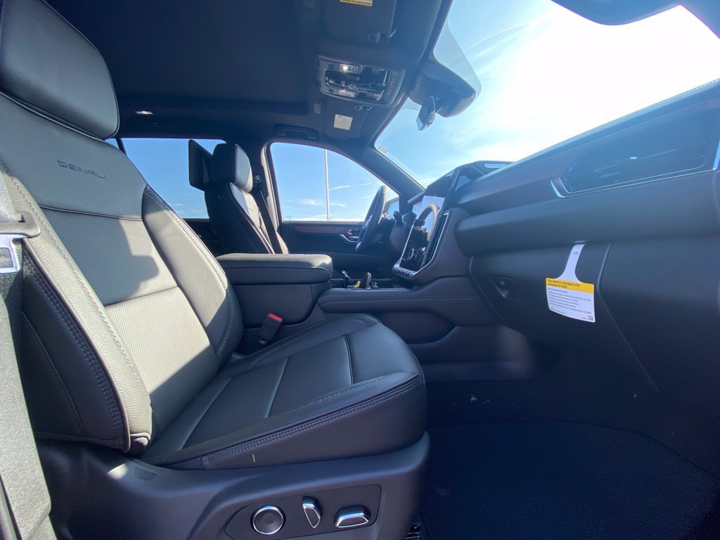 New 2026 GMC Yukon Denali w/ Advanced Technology Package AWD/4WD image 36