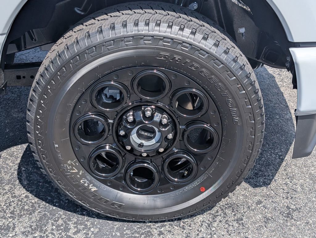 New 2026 Ford F350 Lariat w/ Black Appearance Package image 18
