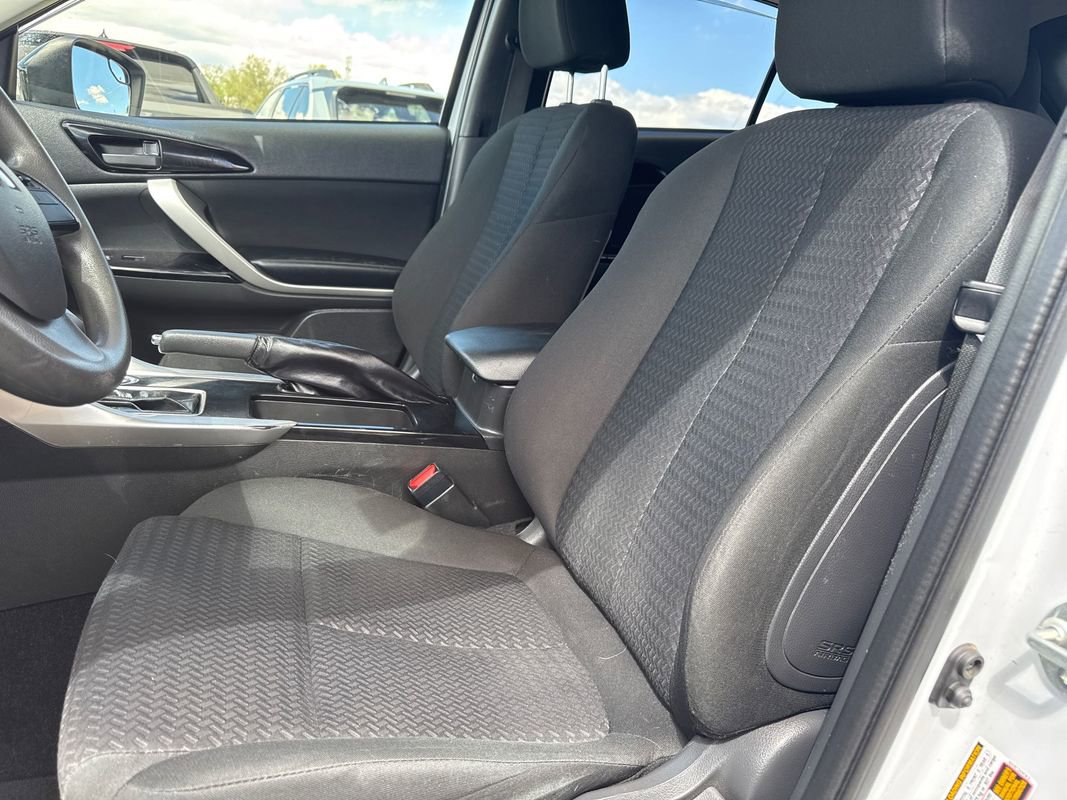 Used 2023 Mitsubishi Eclipse Cross LE image 6