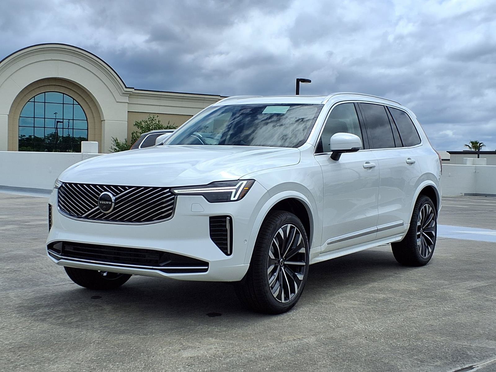 New 2026 Volvo XC90 B6 Ultra w/ Protection Package AWD/4WD image 3