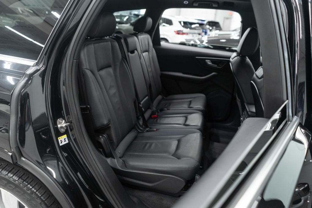 Used 2023 Audi Q7 3.0T Premium w/ Convenience Package AWD/4WD image 11