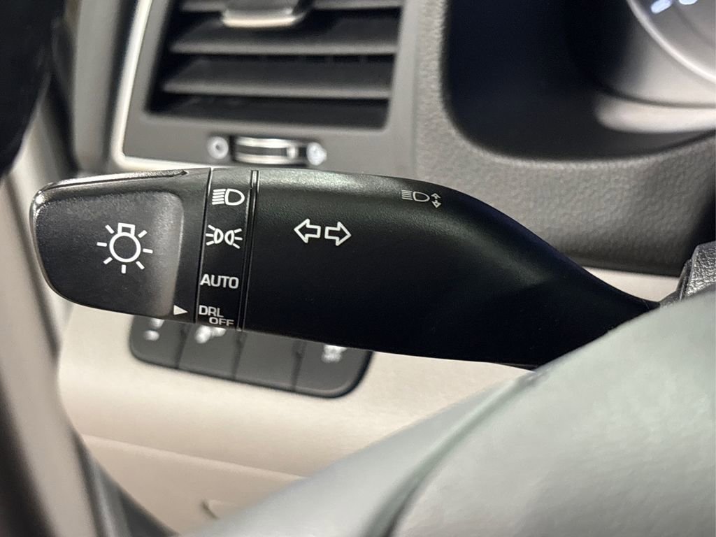 Used 2018 Hyundai Elantra Value Edition image 25