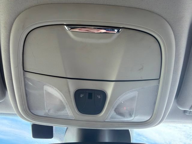 Used 2021 Jeep Cherokee Latitude Plus FWD image 32