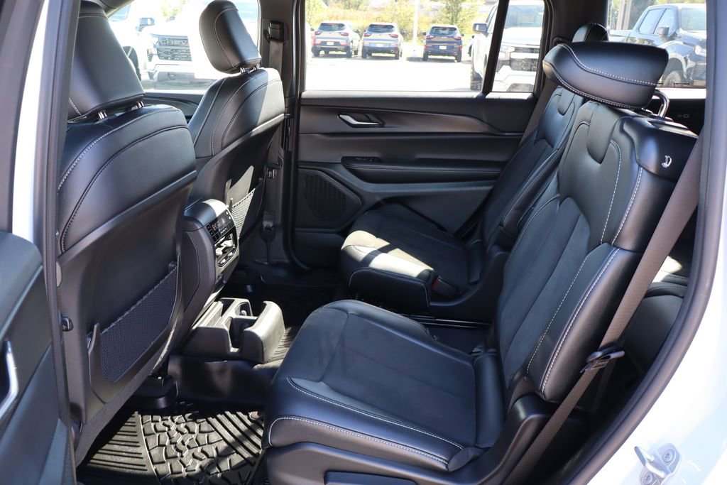 Used 2024 Jeep Grand Cherokee L Altitude image 38