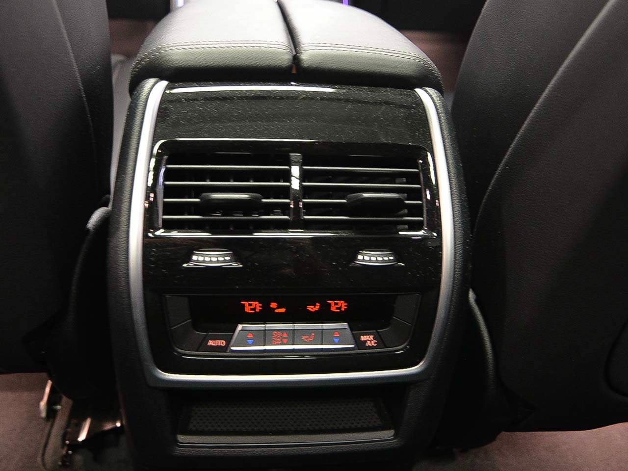 Used 2023 BMW X5 sDrive40i w/ Premium Package RWD image 10
