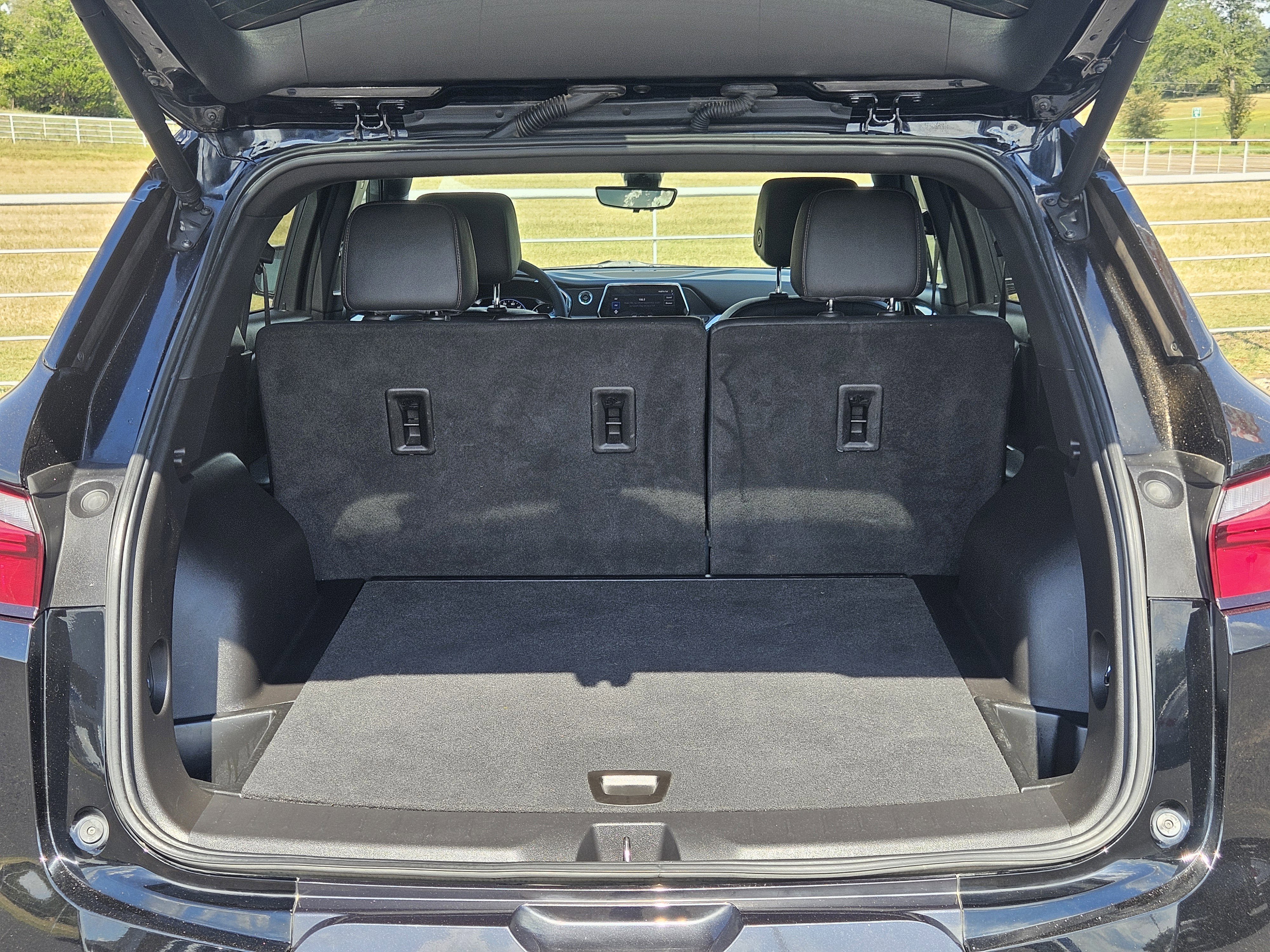 Used 2022 Chevrolet Blazer Premier w/ Enhanced Convenience Package FWD image 6