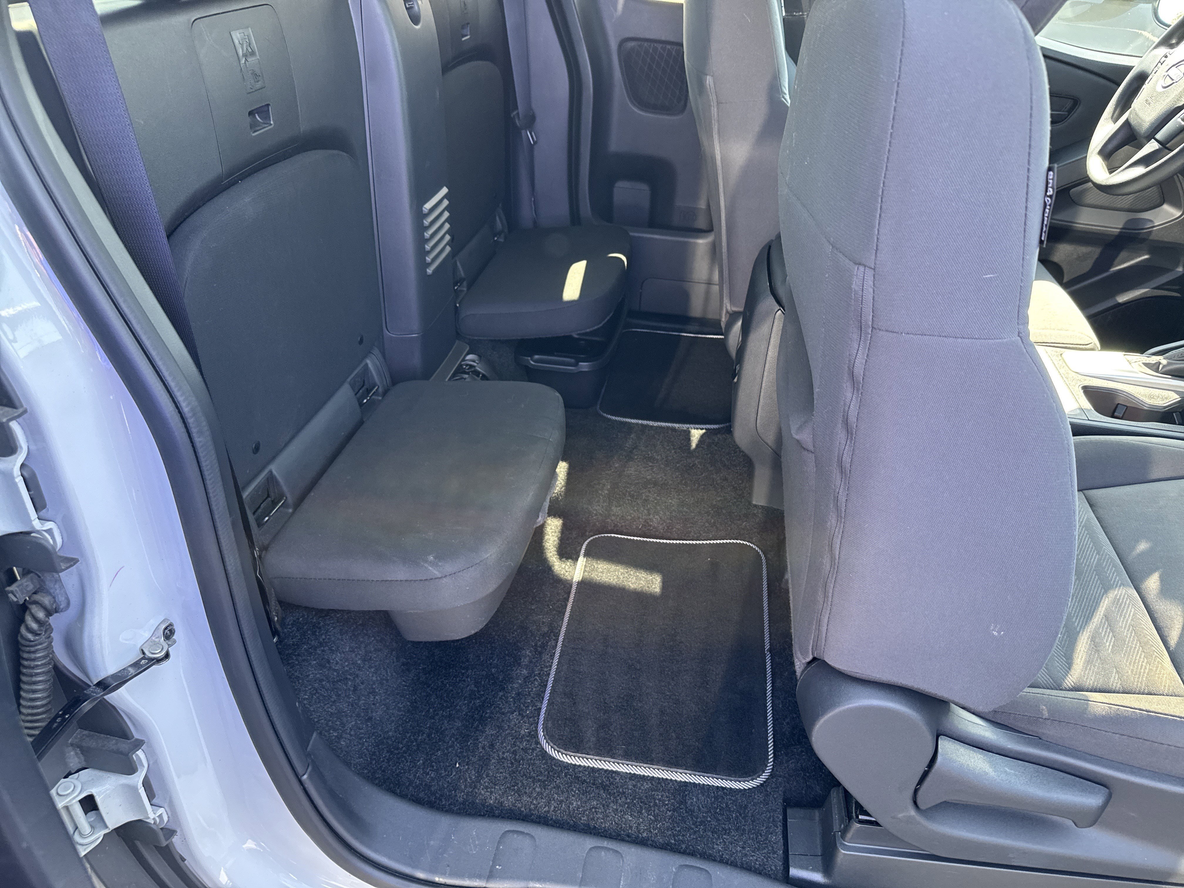 Used 2024 Nissan Frontier S w/ S Utility Package image 59