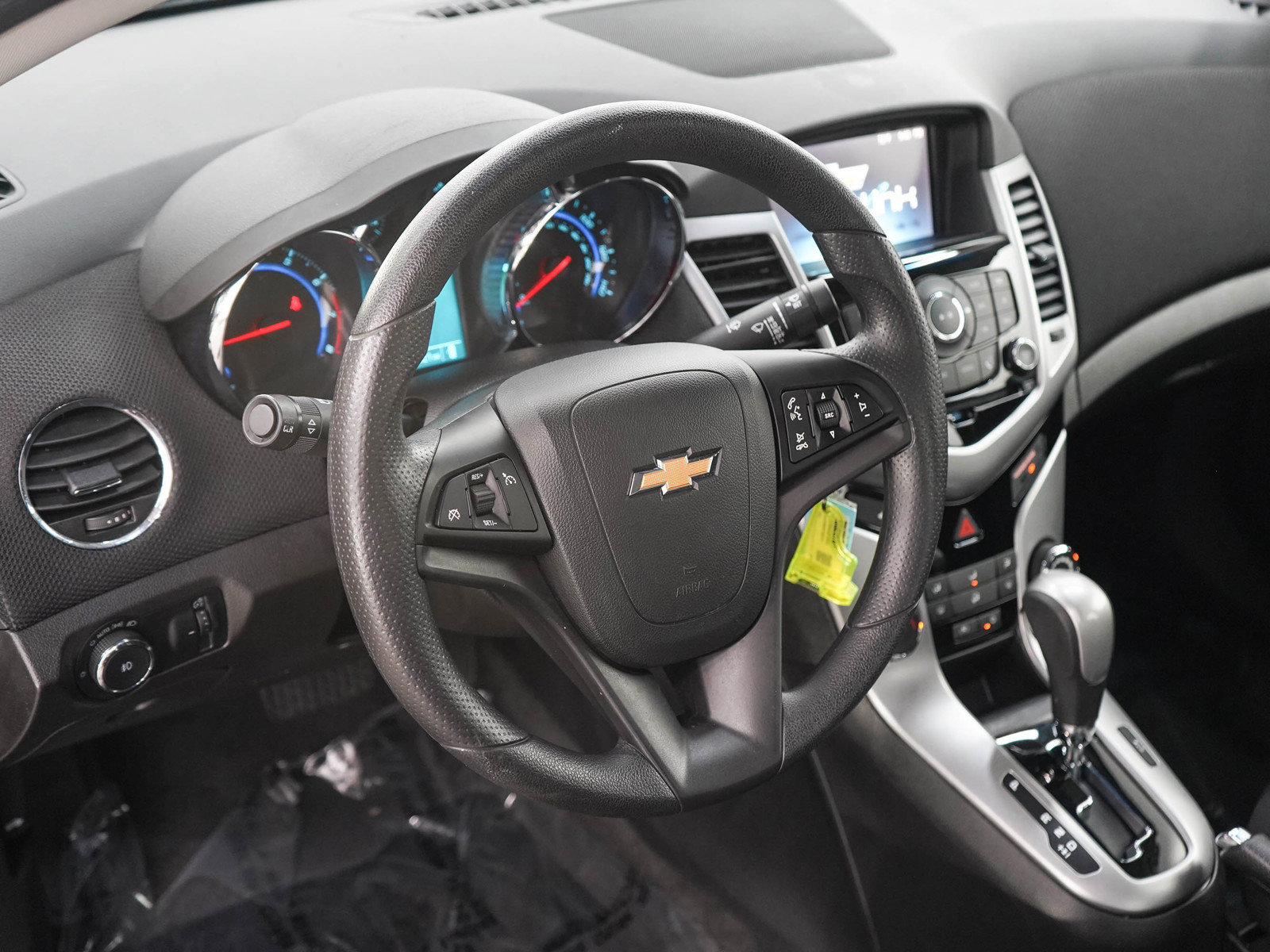 Used 2015 Chevrolet Cruze LT FWD image 19