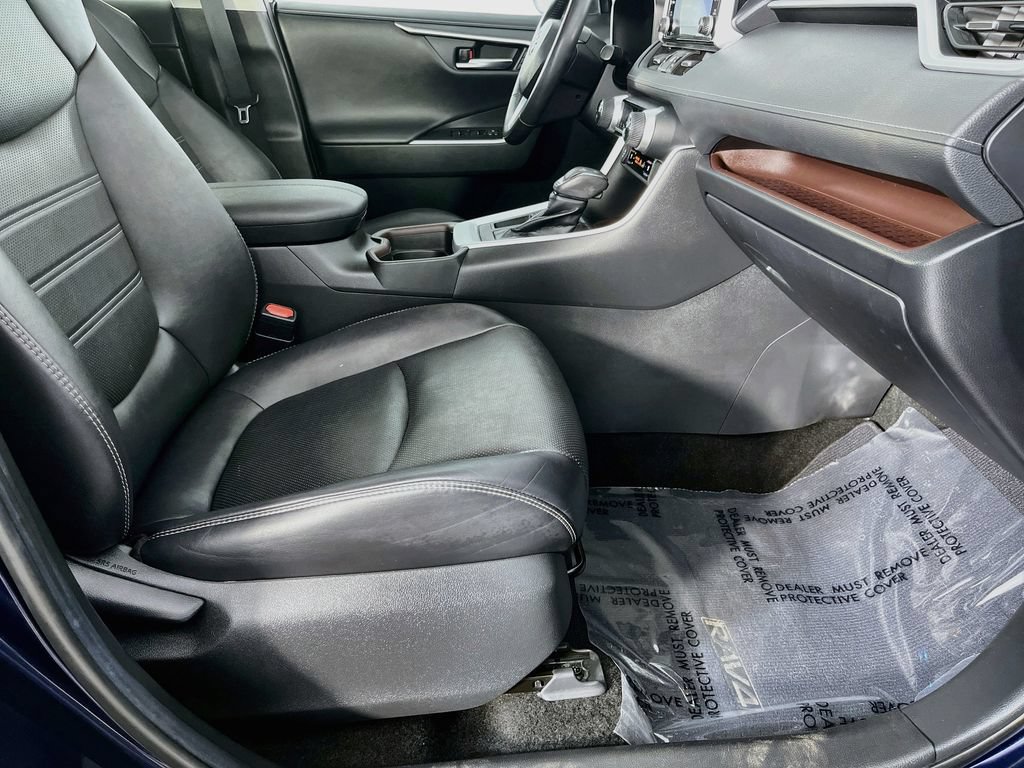 Used 2019 Toyota RAV4 Limited w/ Cold Weather Package FWD image 34