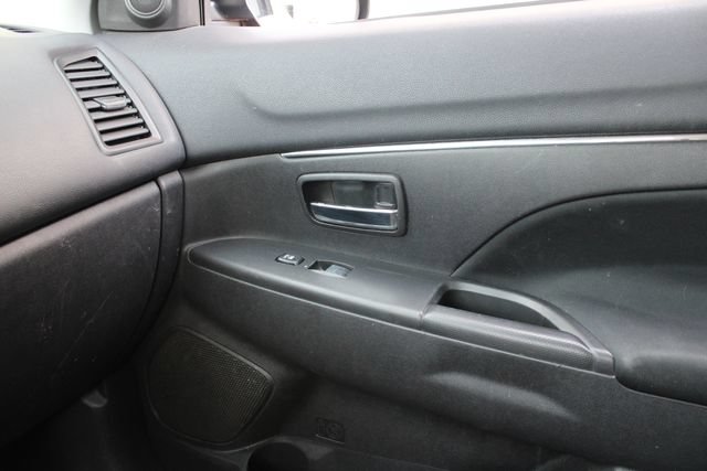 Used 2013 Mitsubishi Outlander Sport LE FWD image 18