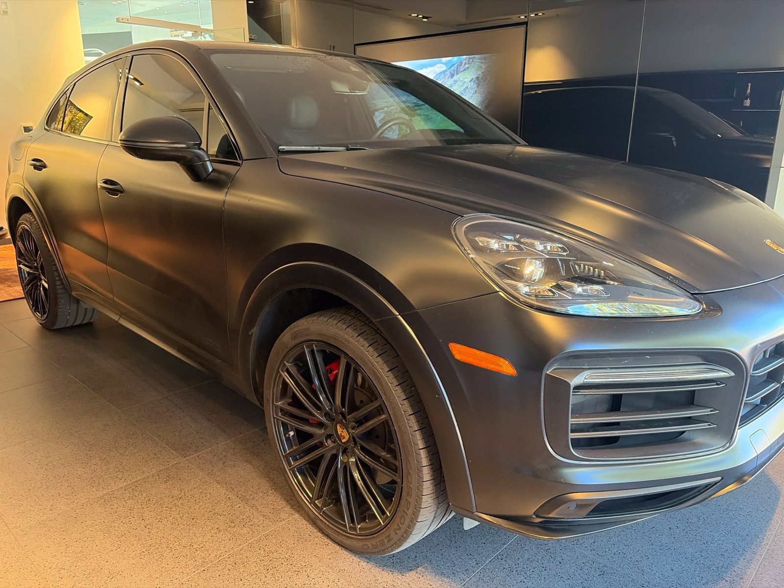 Used 2023 Porsche Cayenne GTS AWD/4WD image 2