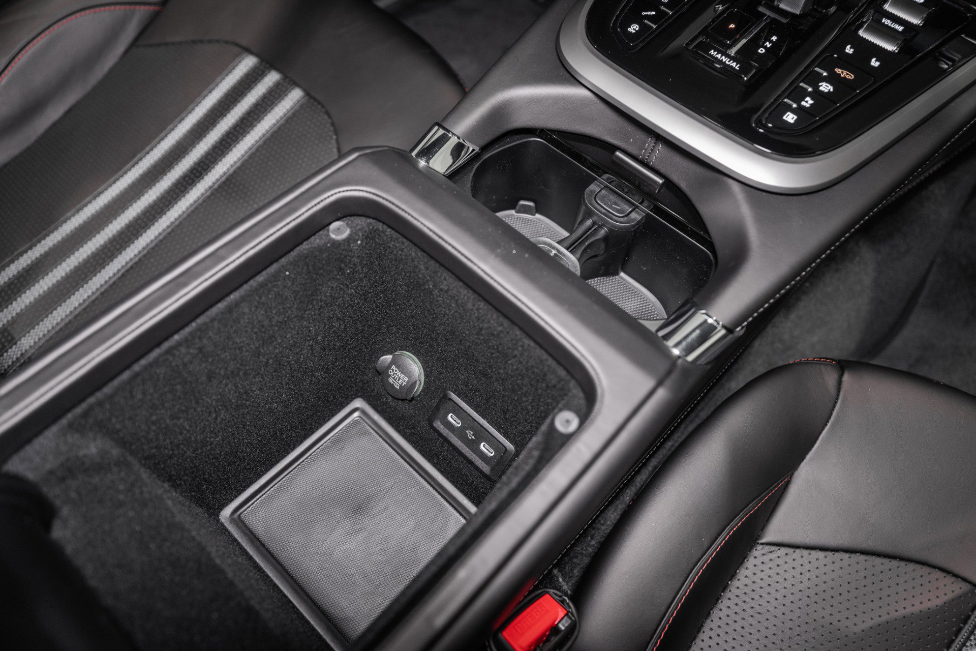 New 2026 Aston Martin DBX 707 image 40