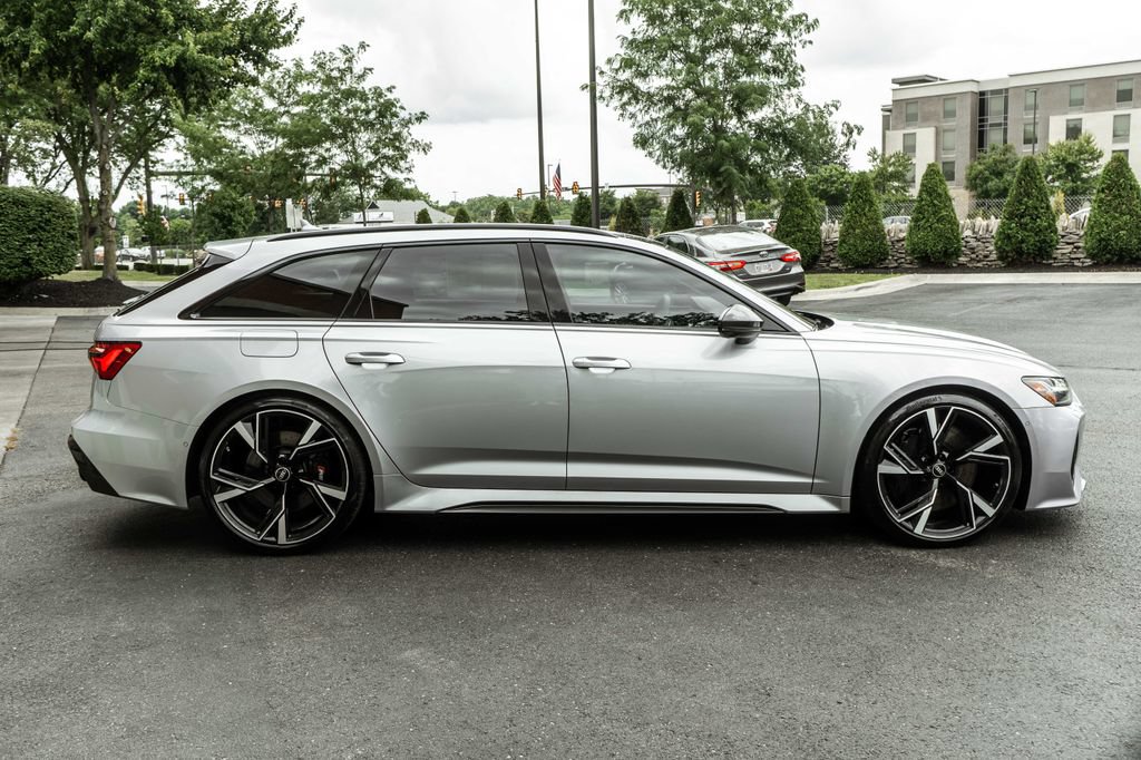 Used 2023 Audi RS 6 AWD/4WD image 3