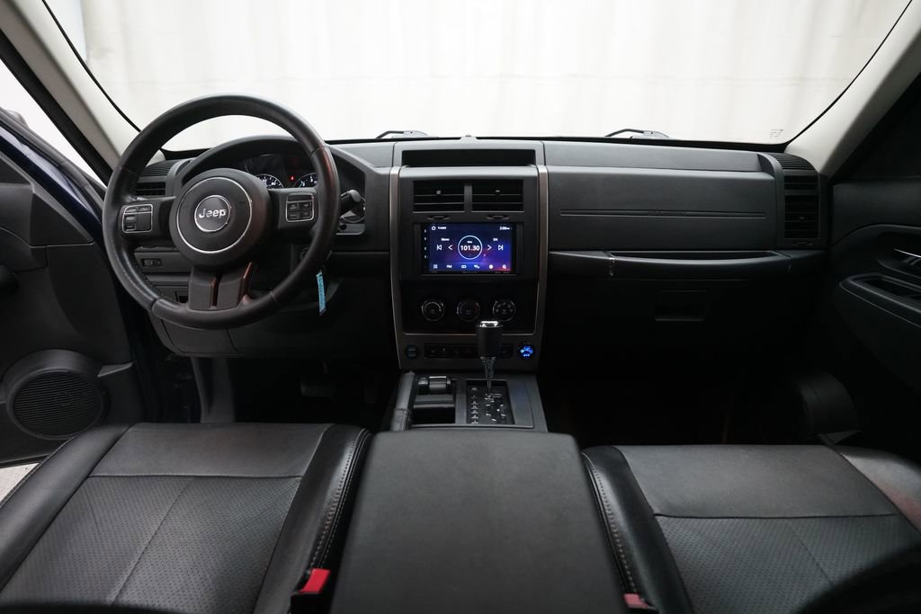 Used 2012 Jeep Liberty Sport AWD/4WD image 5