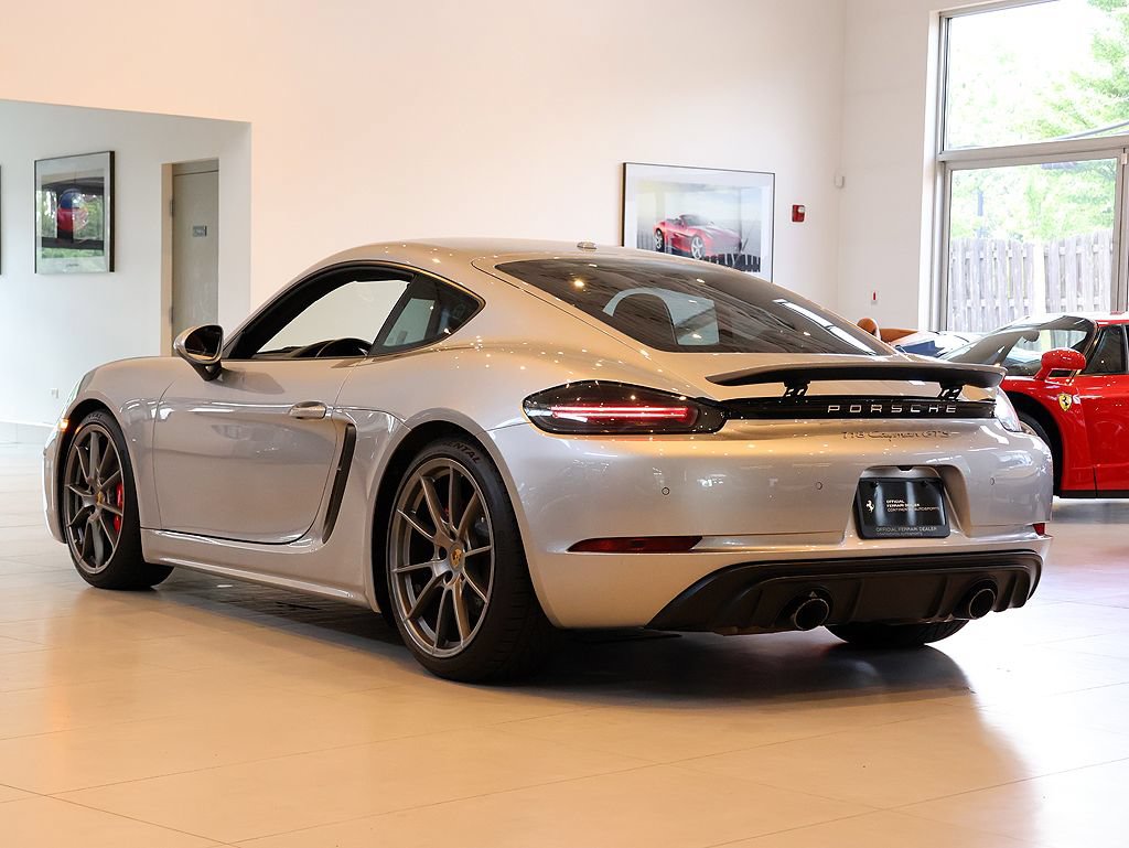 Used 2021 Porsche 718 Cayman GTS RWD image 2