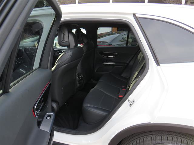 Used 2025 Mercedes-Benz GLC 300 4MATIC image 20