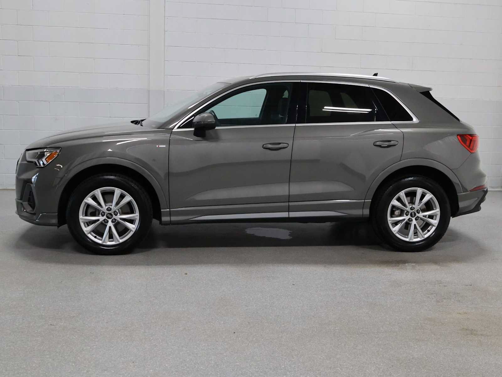 Used 2023 Audi Q3 2.0T Premium w/ Convenience Package AWD/4WD video 2