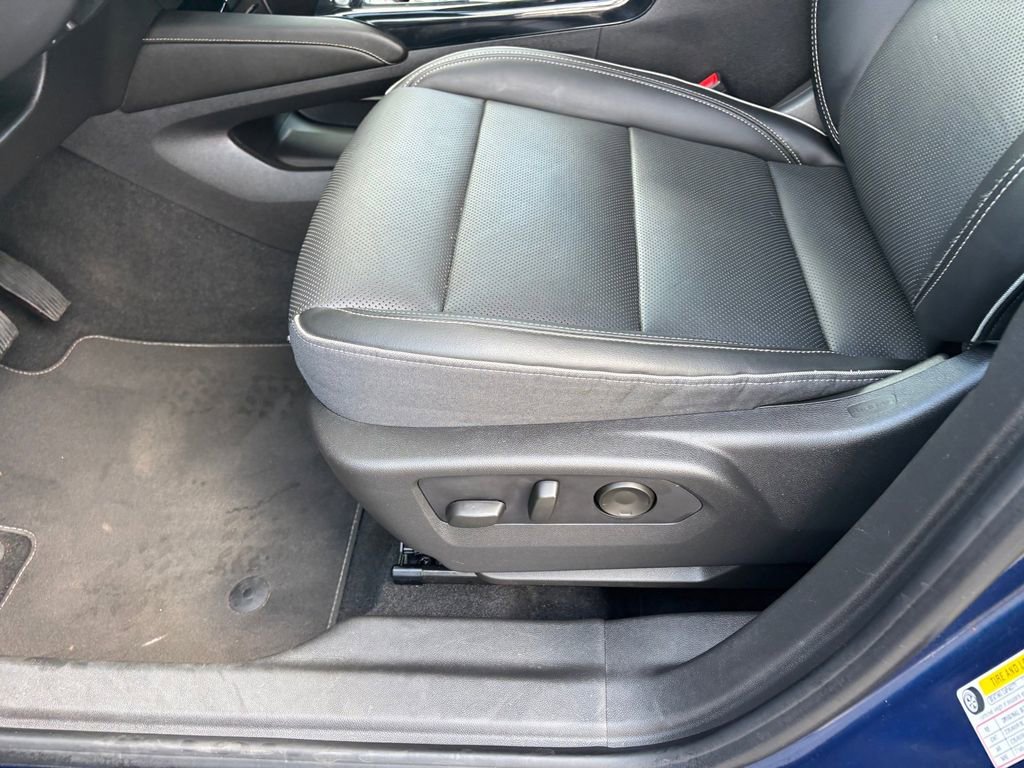 Used 2022 Buick Envision Essence w/ Technology Package I FWD image 23