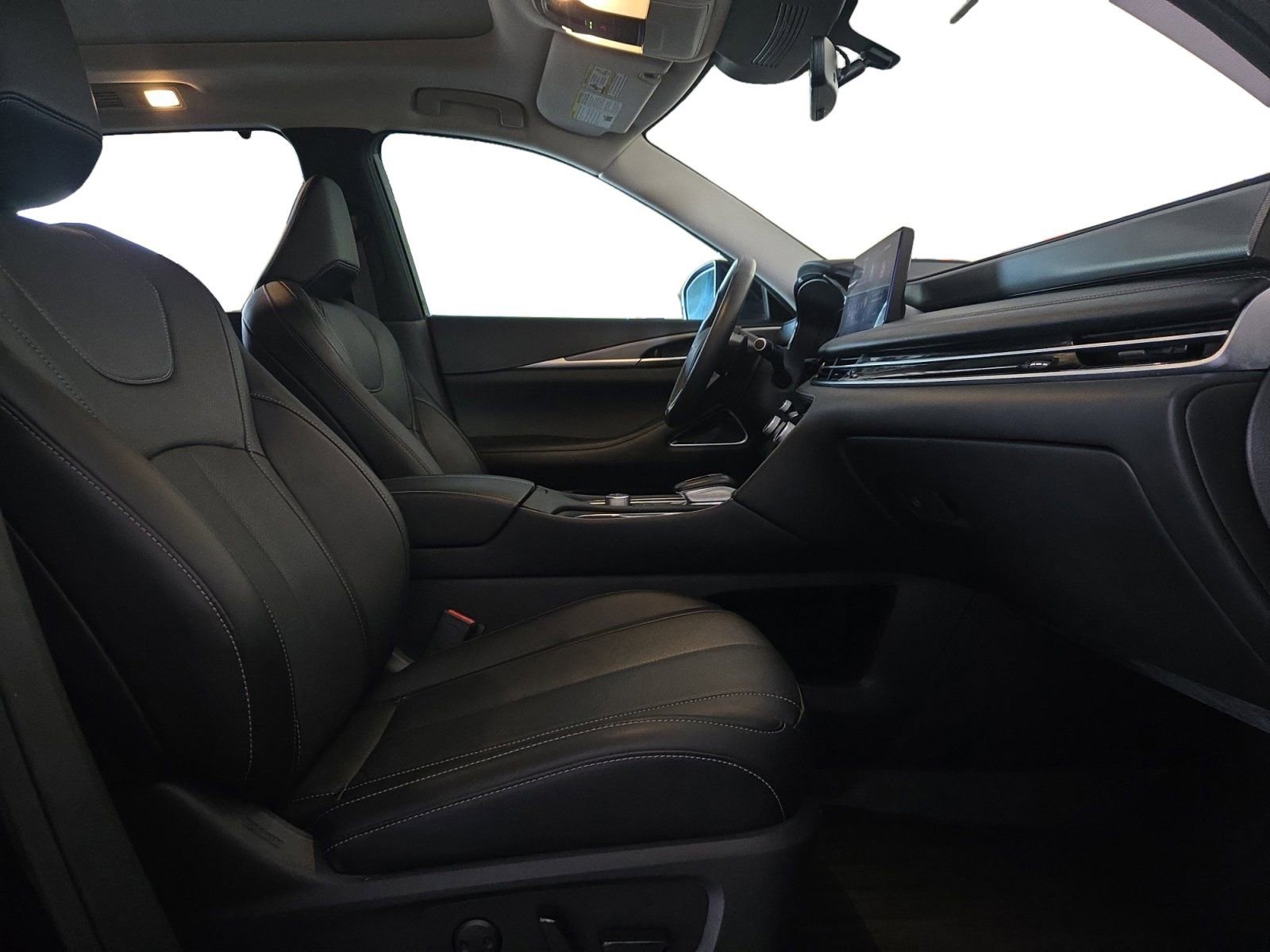 Used 2024 INFINITI QX60 Luxe w/ Performance Audio Package FWD image 24