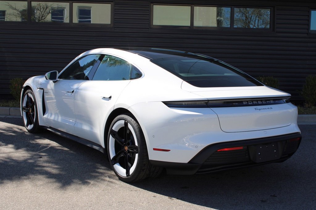 New 2025 Porsche Taycan 4S image 3