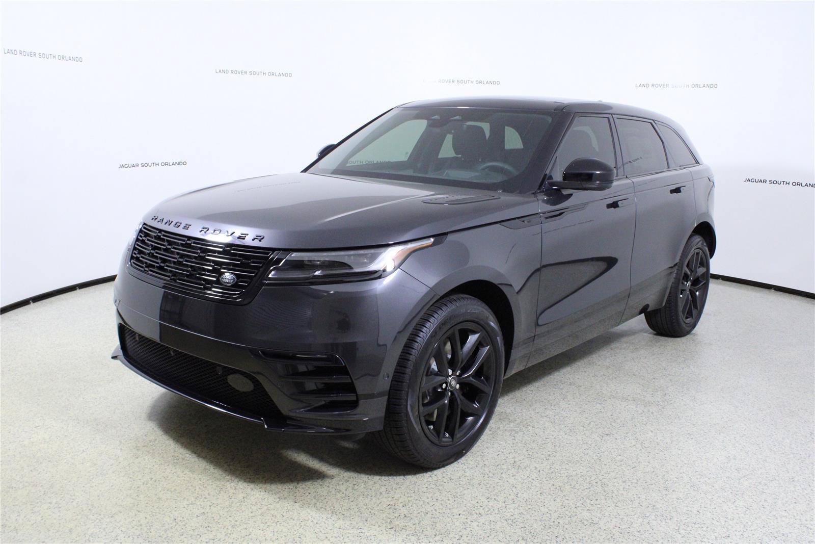 New 2026 Land Rover Range Rover Velar Dynamic SE AWD/4WD image 4