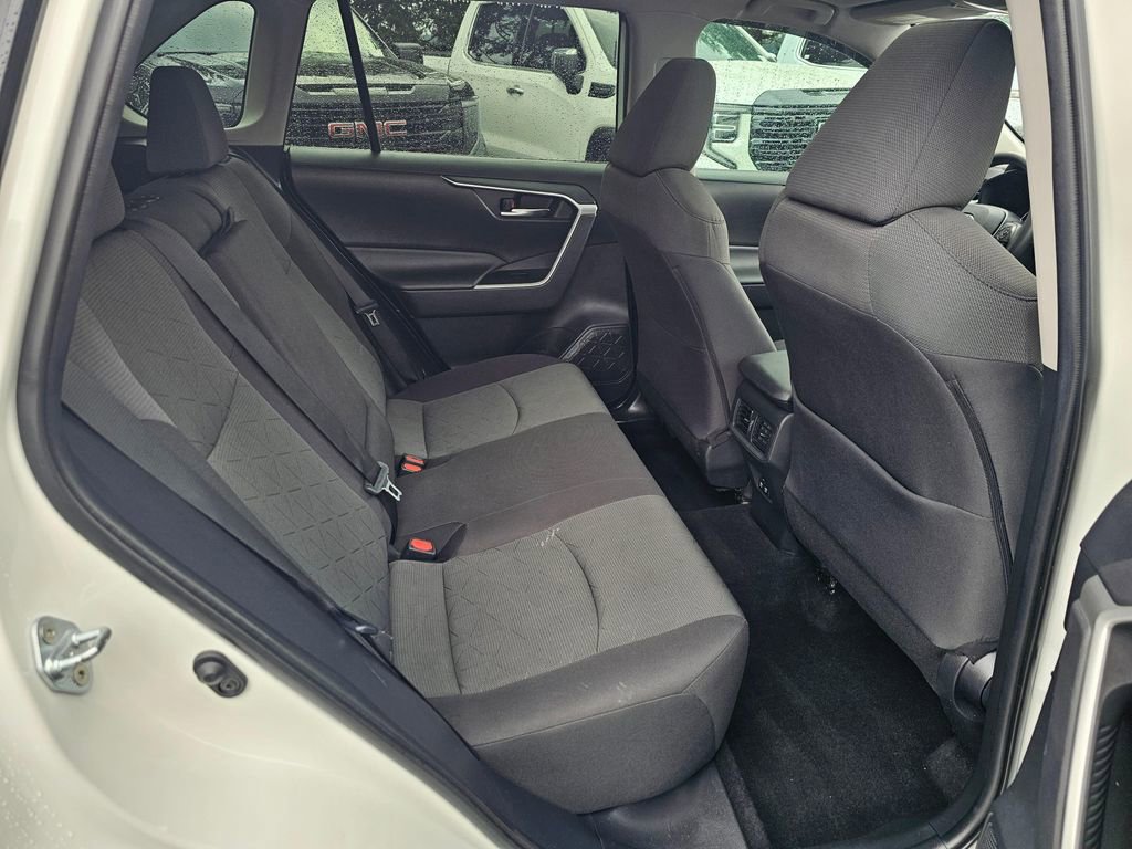 Used 2020 Toyota RAV4 XLE w/ Convenience Package AWD/4WD image 12