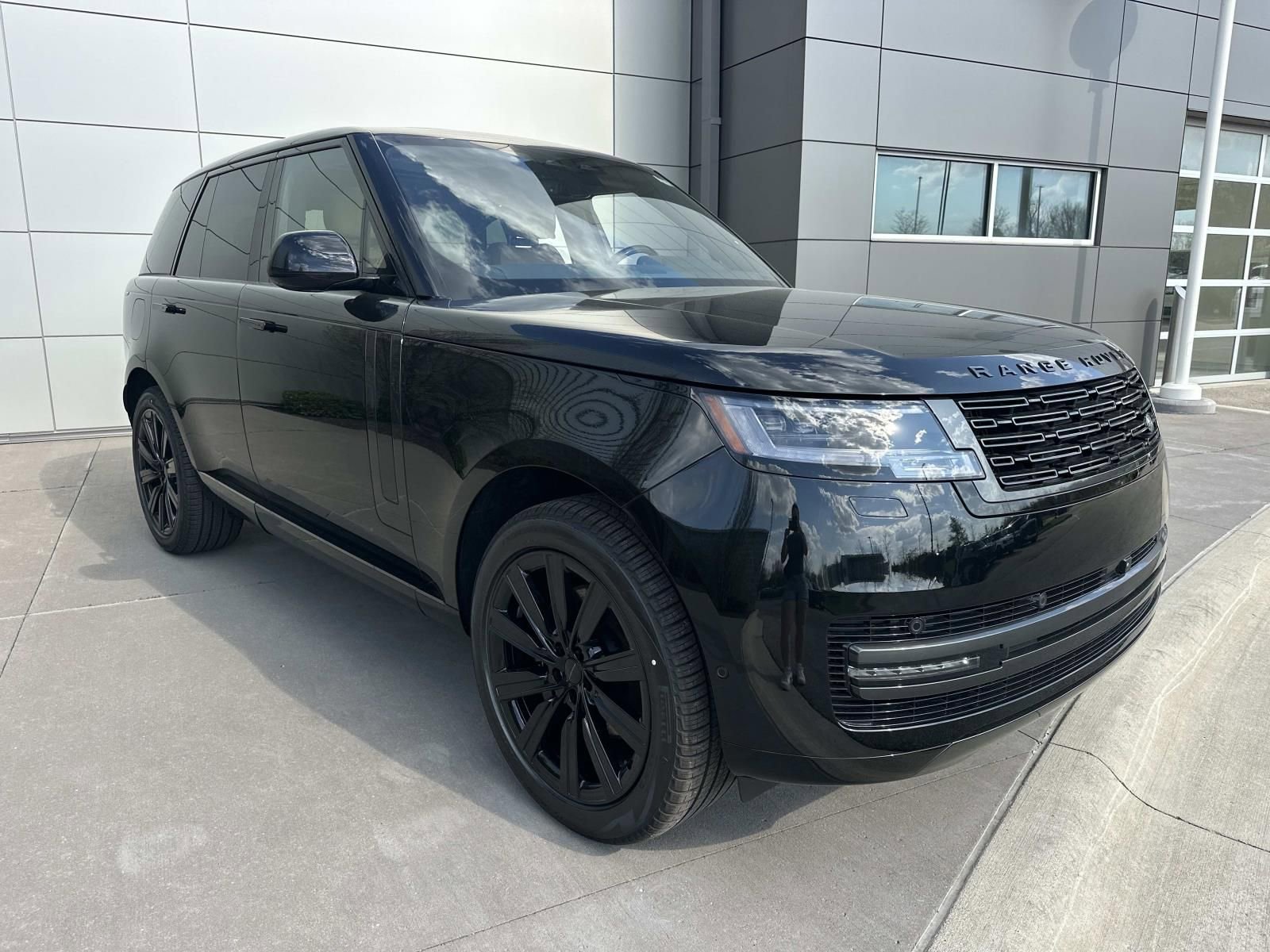 New 2026 Land Rover Range Rover SE AWD/4WD image 3