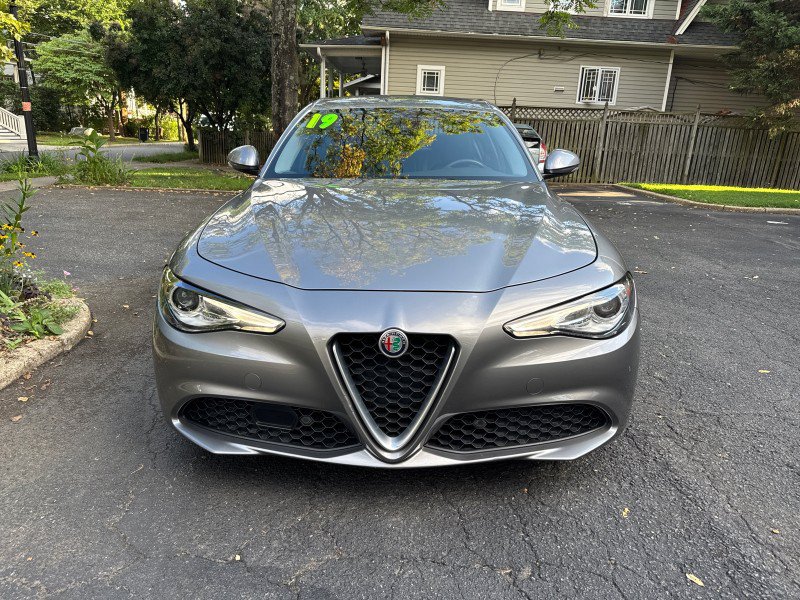 Used 2019 Alfa Romeo Giulia AWD image 8