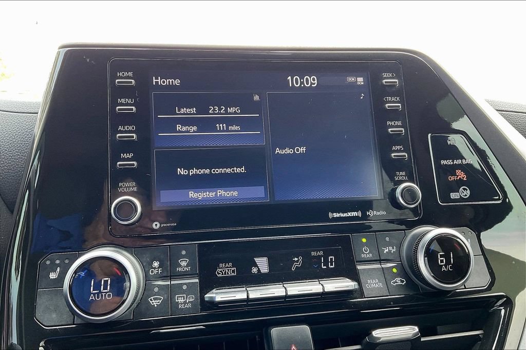 Used 2022 Toyota Highlander XLE FWD image 17