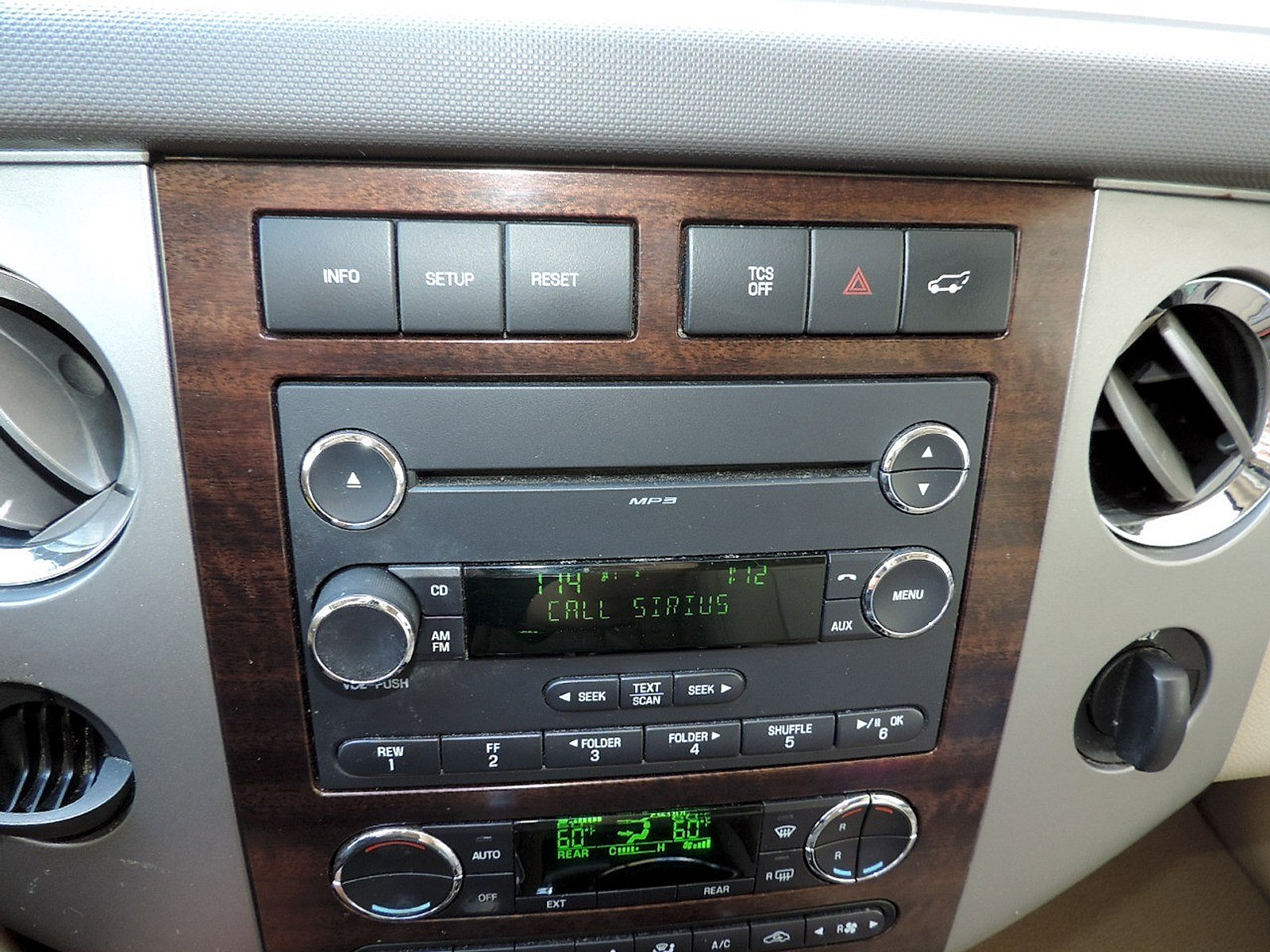 Used 2014 Ford Expedition XLT w/ Equipment Group 201A RWD image 21