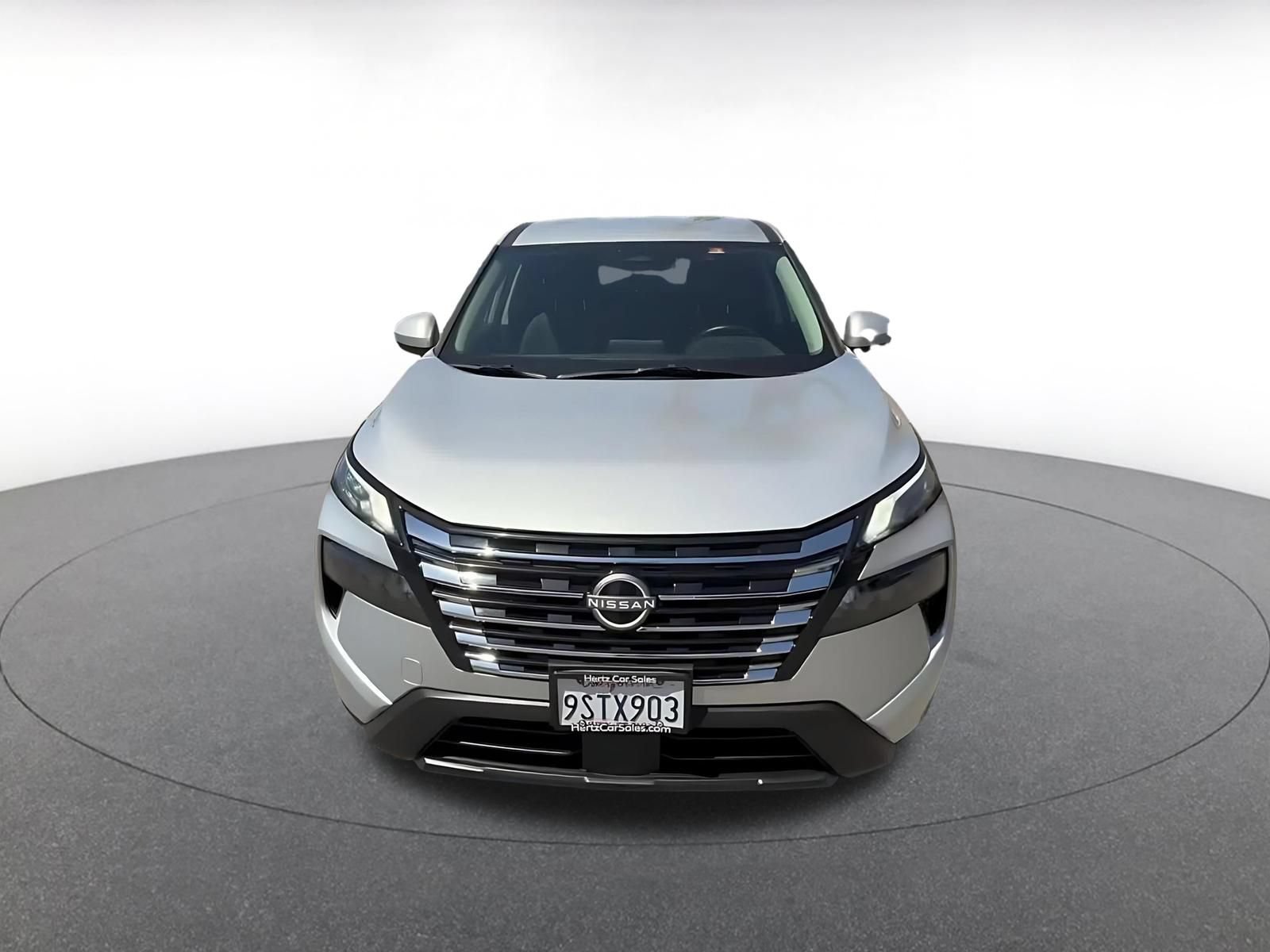 Used 2025 Nissan Rogue SV FWD image 3