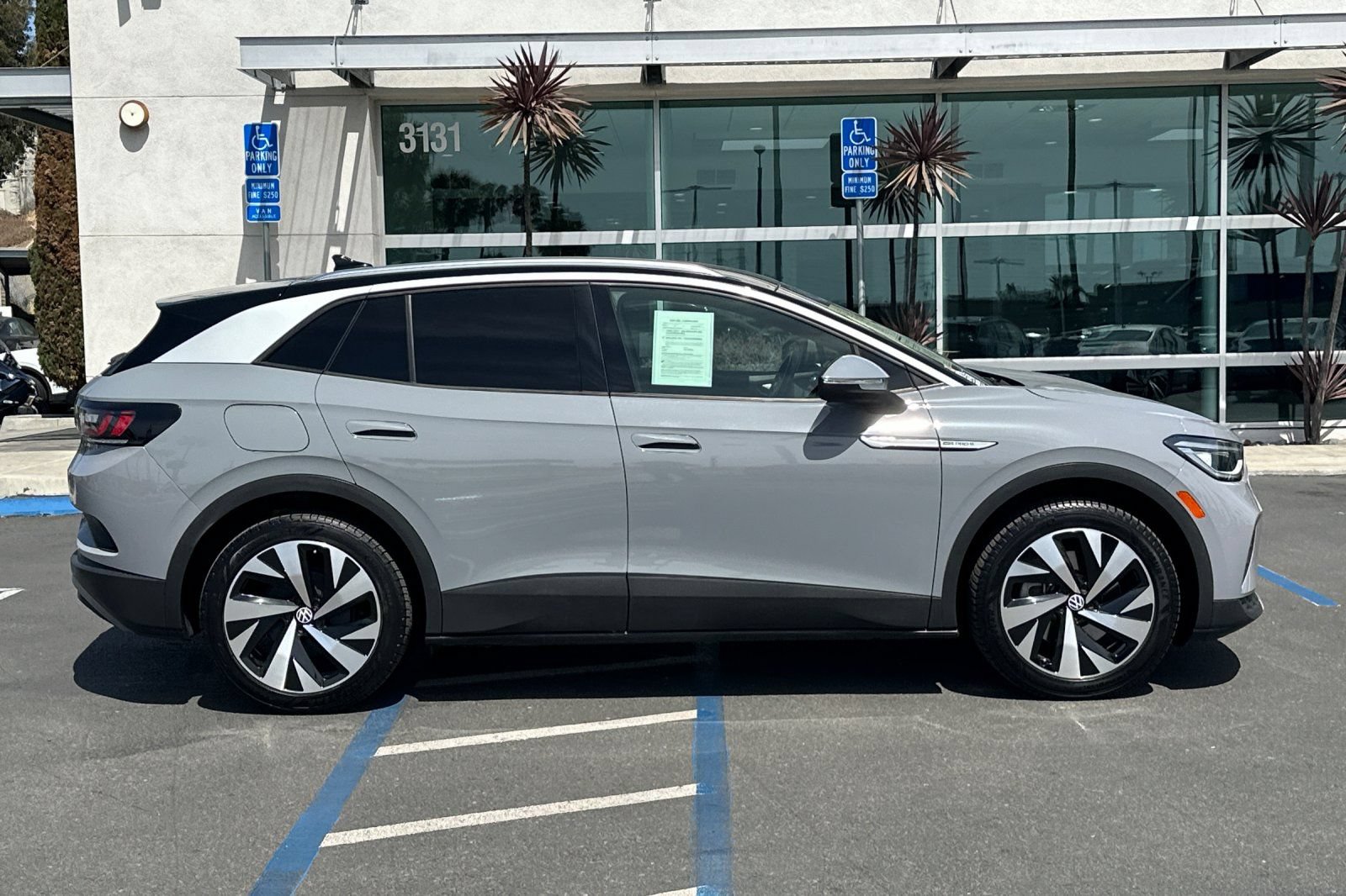 Used 2021 Volkswagen ID.4 Pro S w/ Gradient Package AWD/4WD image 3