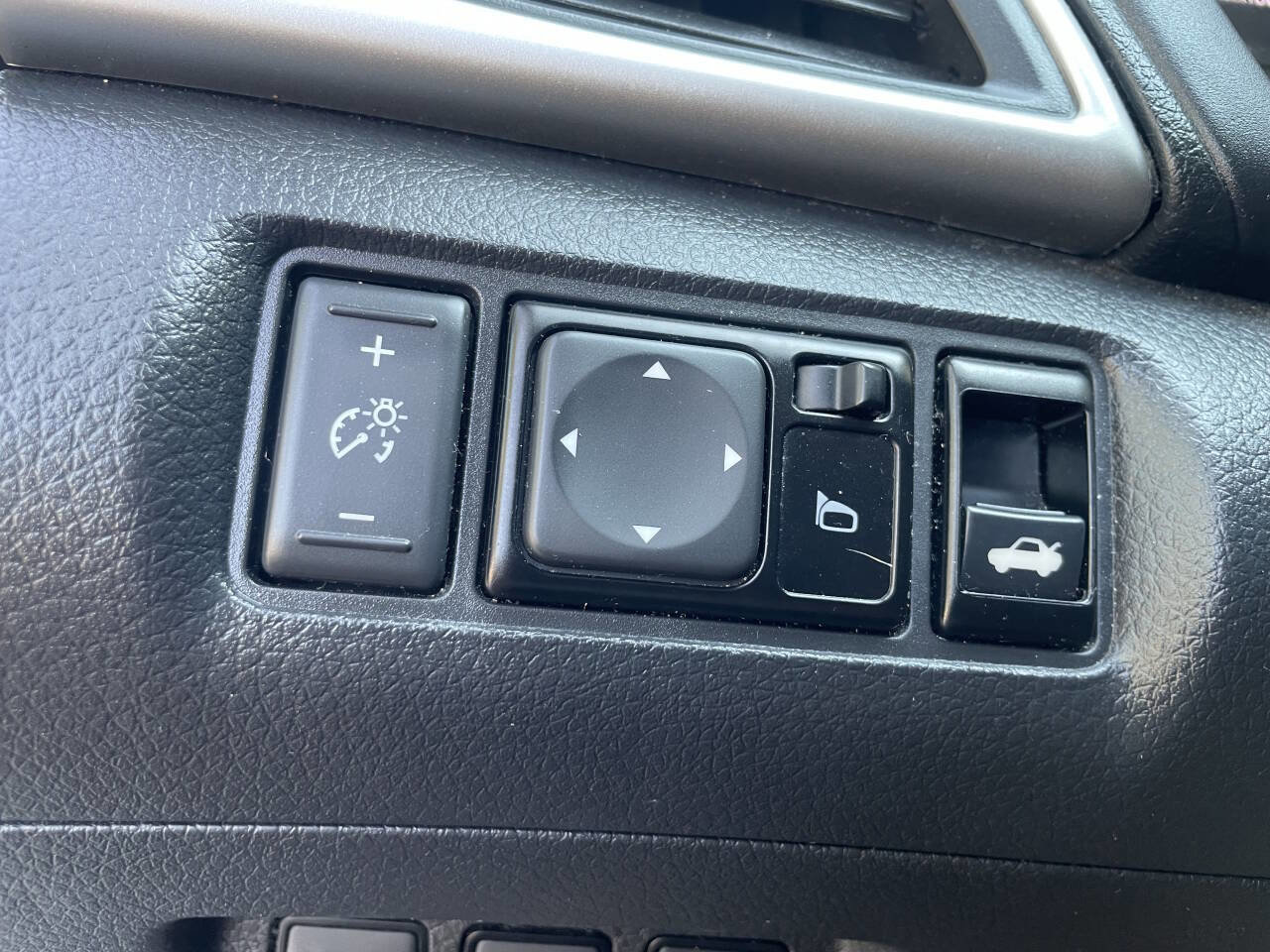 Used 2017 Nissan Sentra S image 18