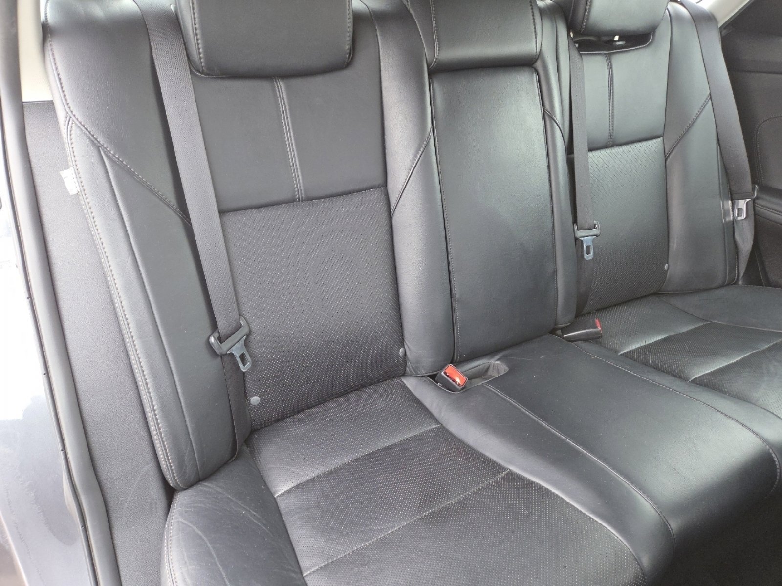 Used 2016 Toyota Avalon Limited image 23