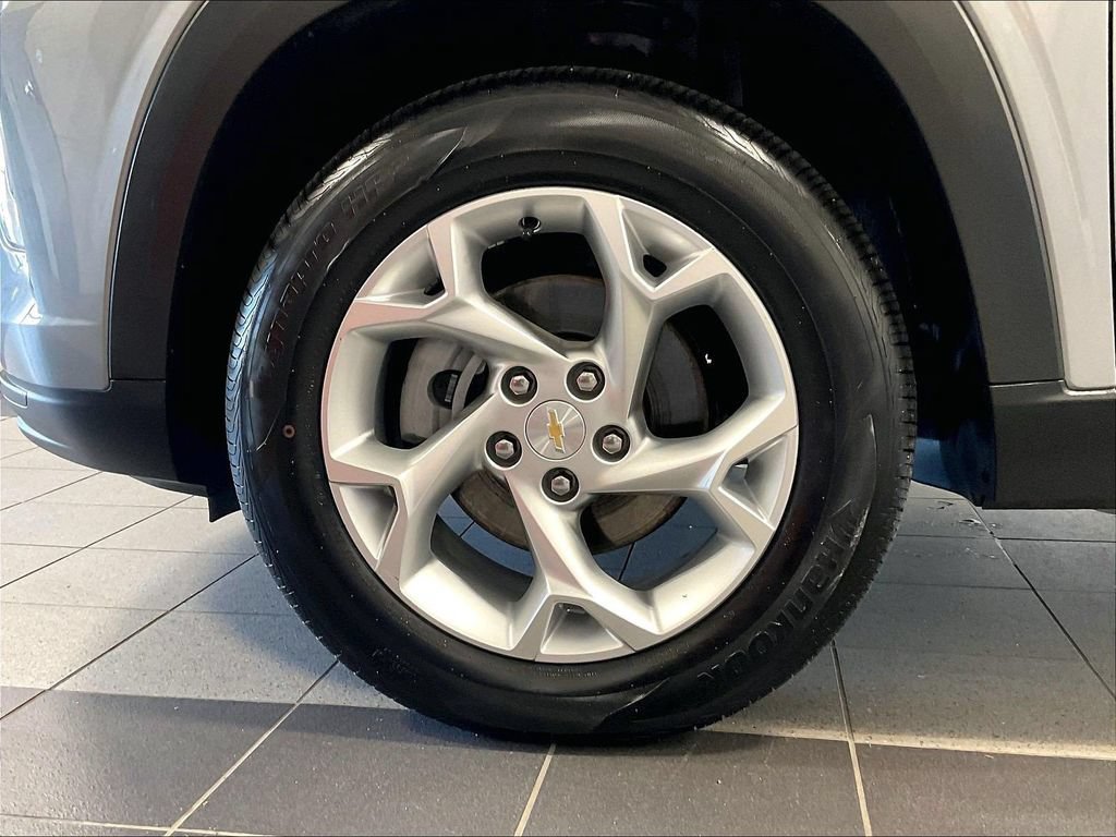 Used 2024 Chevrolet Trax LS w/ LS Convenience Package FWD image 7