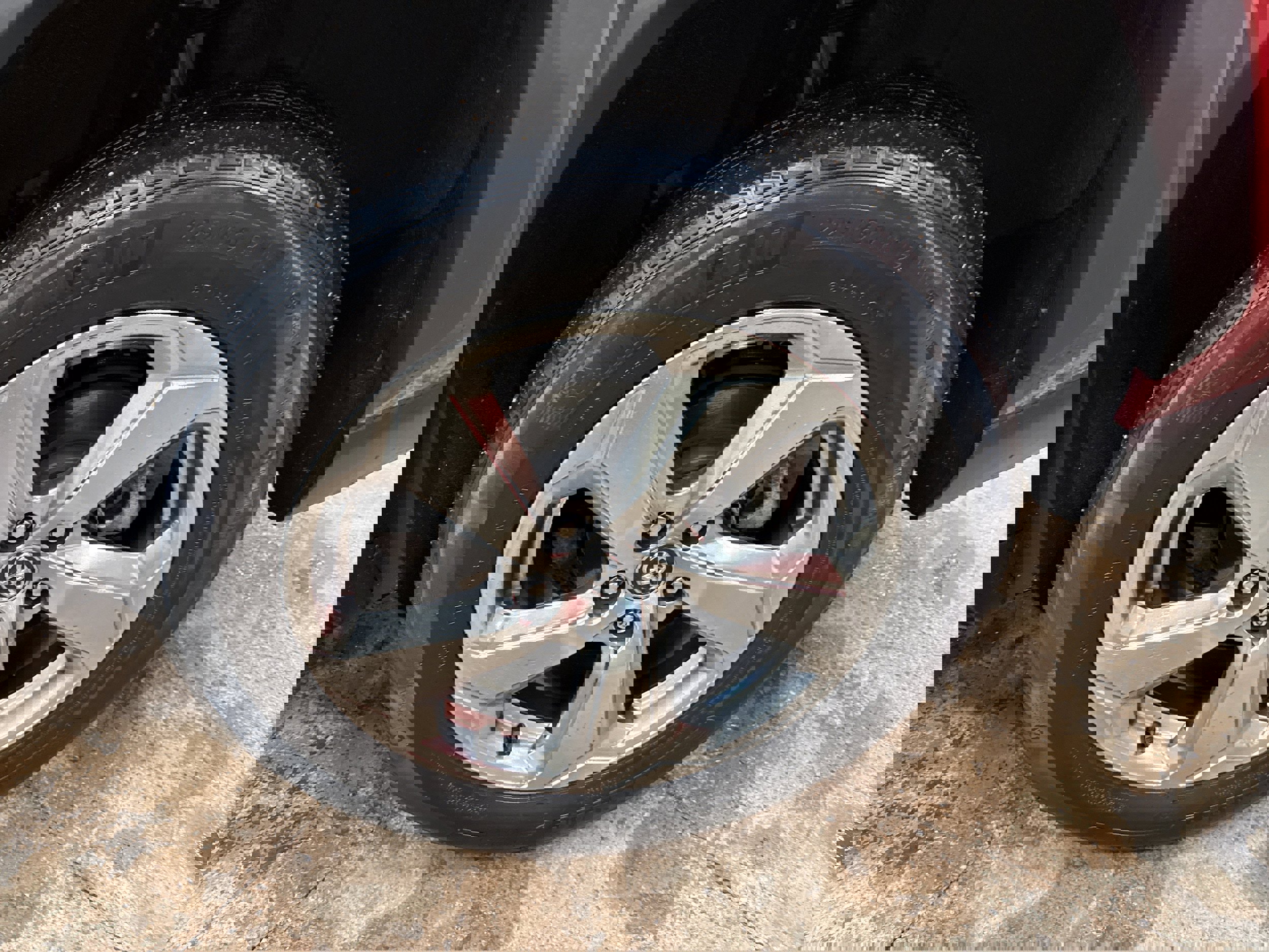 Used 2020 Toyota RAV4 Limited image 8