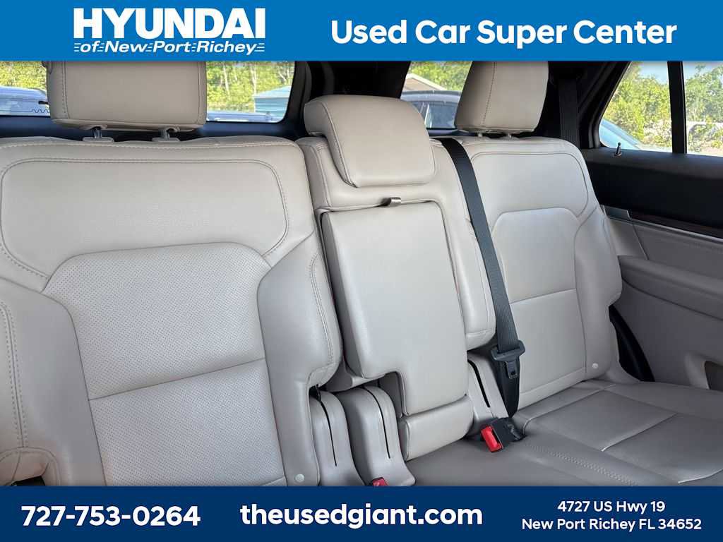 Used 2019 Ford Explorer Limited w/ Class II Trailer Tow Package FWD image 10