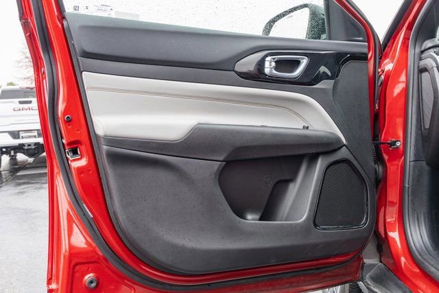 Used 2025 Jeep Compass Limited image 15