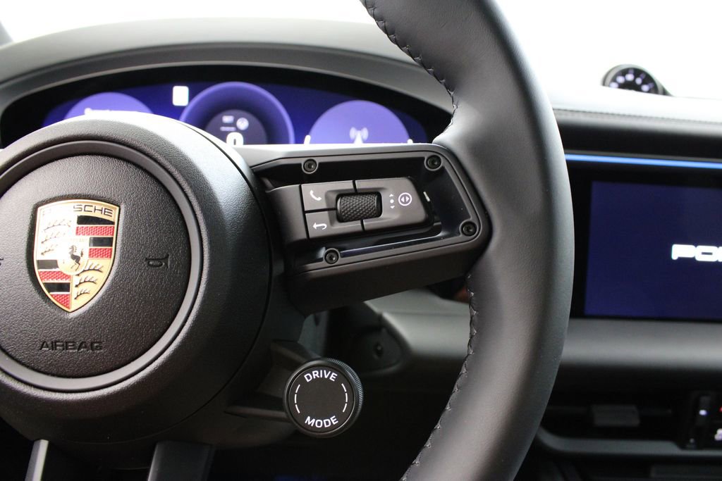 New 2024 Porsche Macan 4 Electric image 32