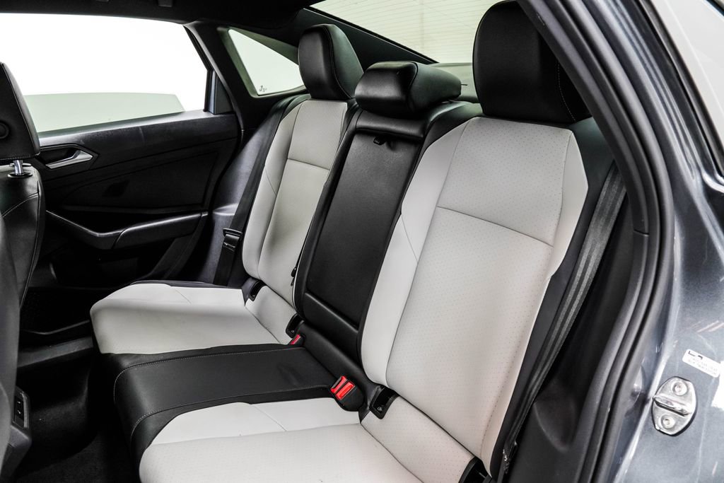 Used 2021 Volkswagen Jetta R-Line w/ R-Line Cold Weather Package image 17
