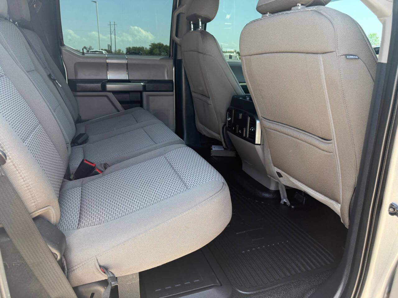 Used 2022 Ford F350 XLT w/ XLT Premium Package AWD/4WD image 33