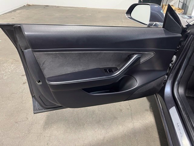 Used 2018 Tesla Model 3 Long Range RWD image 25